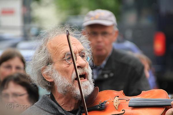 20110702-1300 Toepfergasse_Klaus der Geiger_D-F1571-IMGA8849-5.jpg
